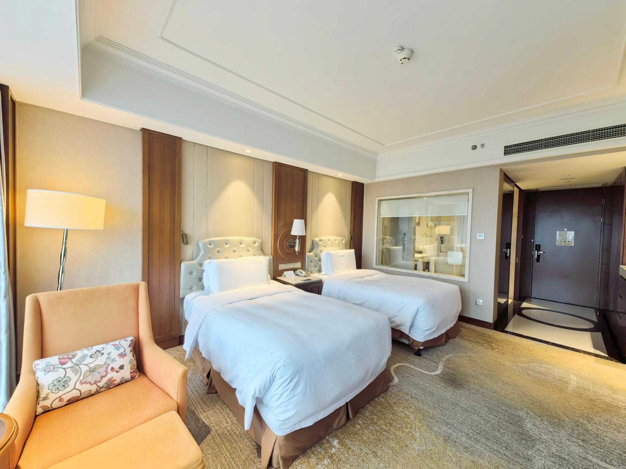 Doubletree By Hilton Ningbo - Chunxiao Hotel Ngoại thất bức ảnh