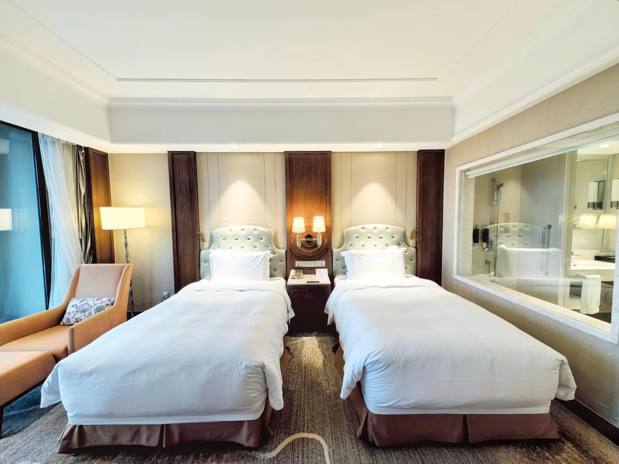 Doubletree By Hilton Ningbo - Chunxiao Hotel Ngoại thất bức ảnh