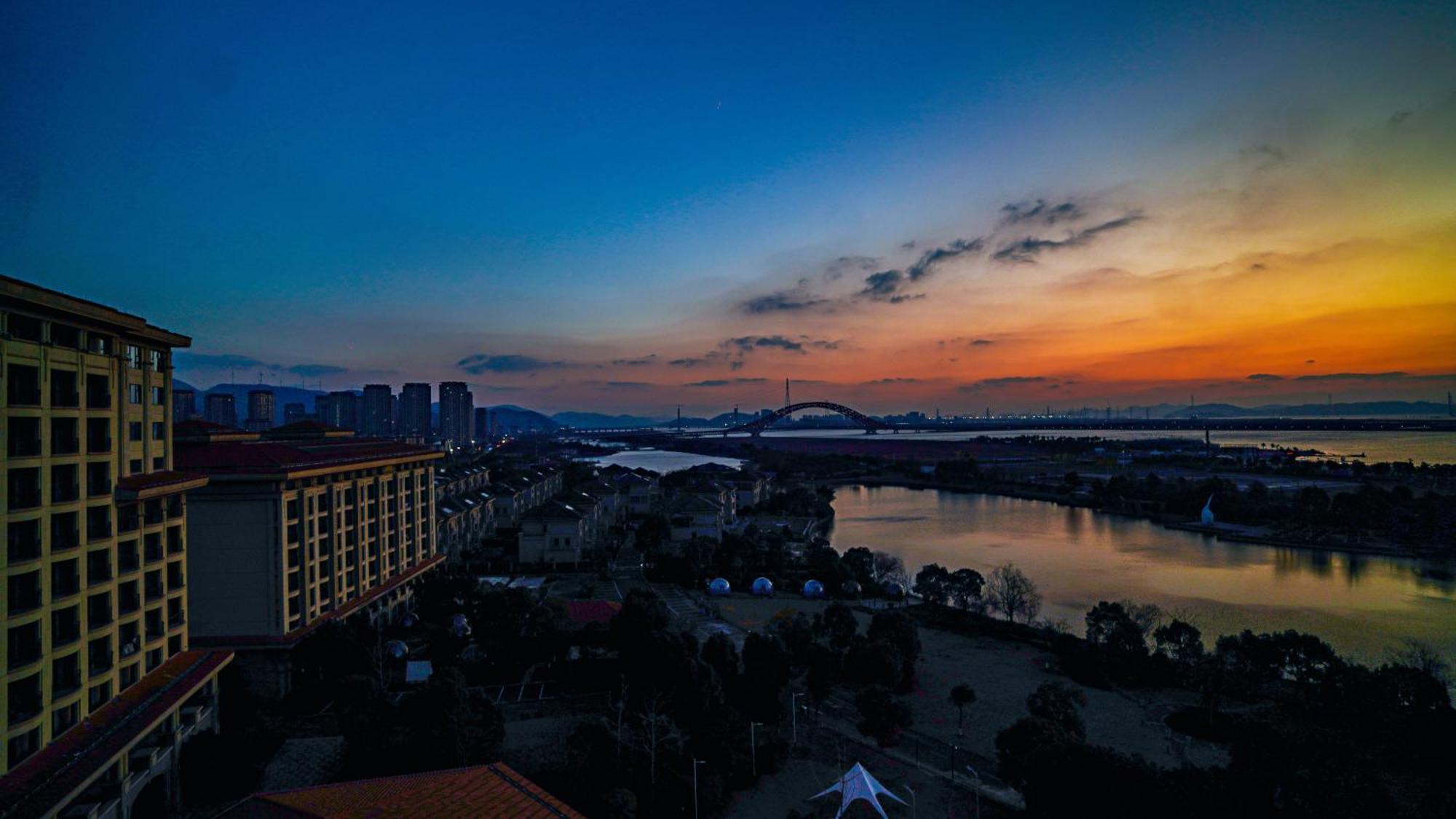 Doubletree By Hilton Ningbo - Chunxiao Hotel Ngoại thất bức ảnh