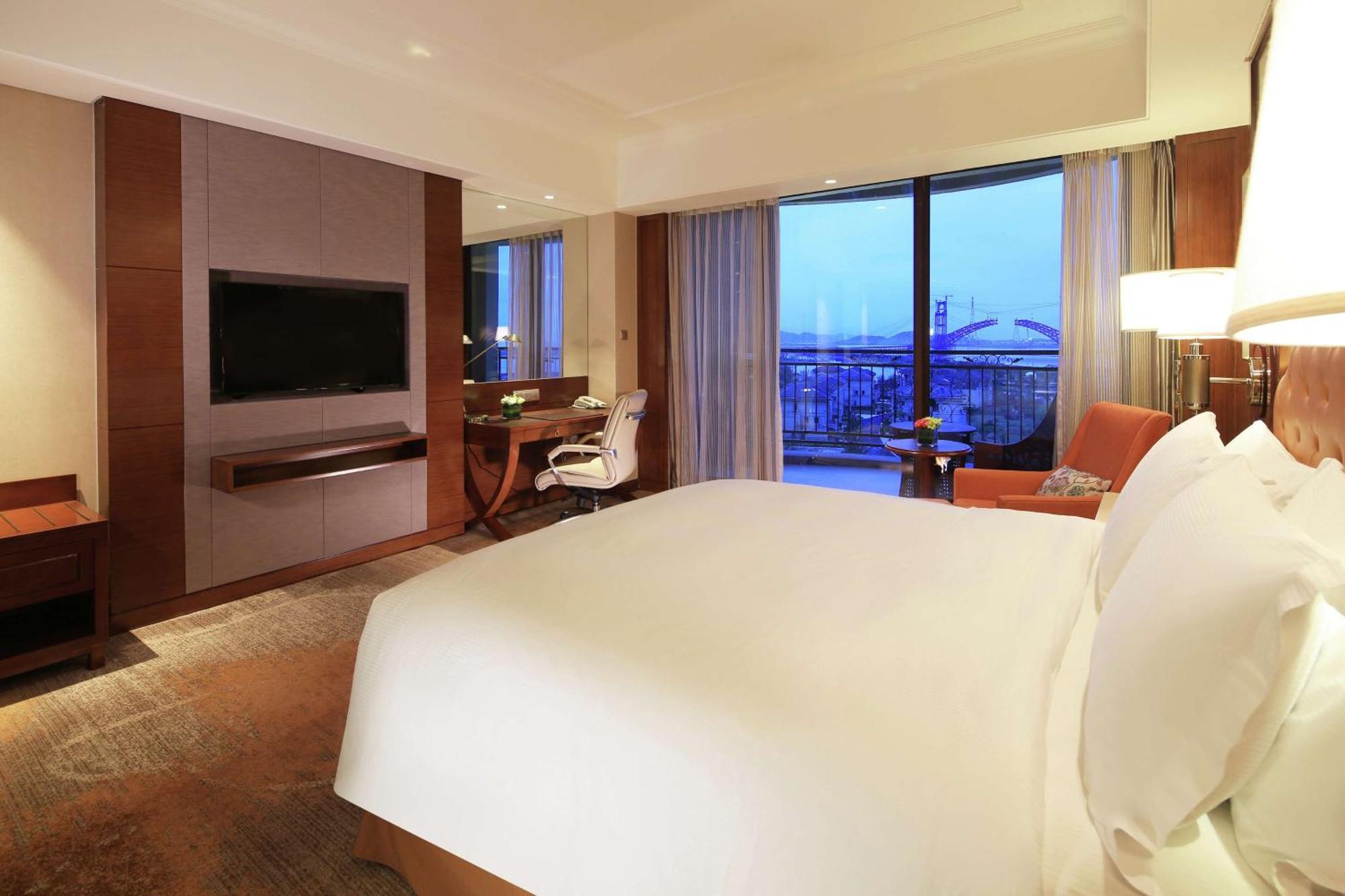 Doubletree By Hilton Ningbo - Chunxiao Hotel Ngoại thất bức ảnh